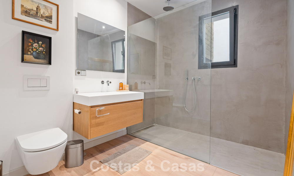 Spacious, modern villa with separate guest house for sale in El Madroñal, Benahavis - Marbella 794077