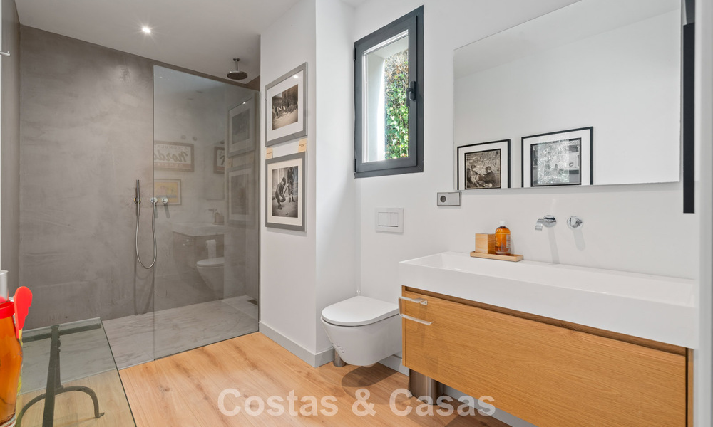 Spacious, modern villa with separate guest house for sale in El Madroñal, Benahavis - Marbella 794078