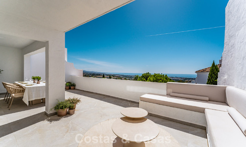 Move-in ready, luxuriously renovated duplex apartment for sale in the hills of Marbella - Benahavís 794089