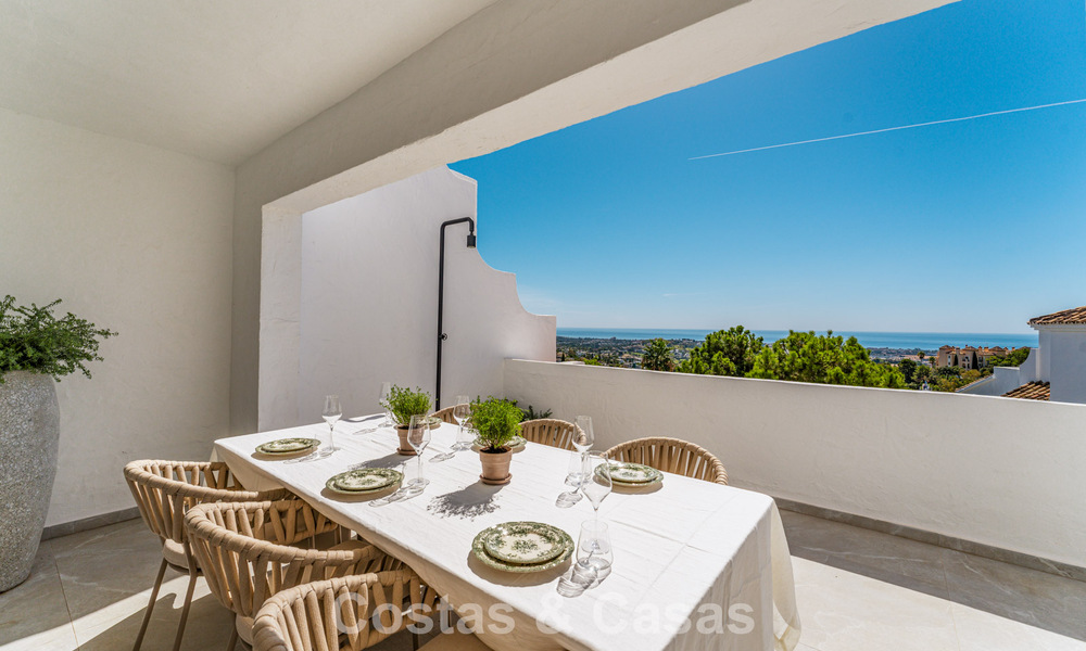 Move-in ready, luxuriously renovated duplex apartment for sale in the hills of Marbella - Benahavís 794090