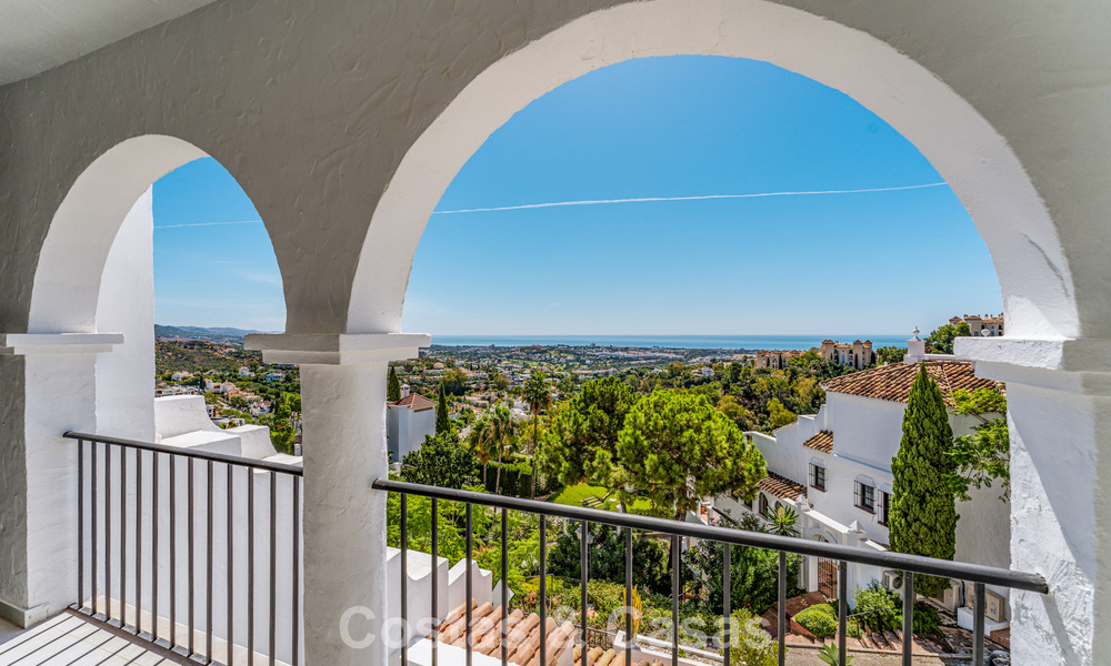 Move-in ready, luxuriously renovated duplex apartment for sale in the hills of Marbella - Benahavís 794094