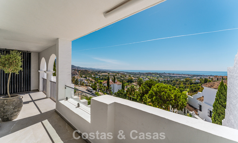 Move-in ready, luxuriously renovated duplex apartment for sale in the hills of Marbella - Benahavís 794095