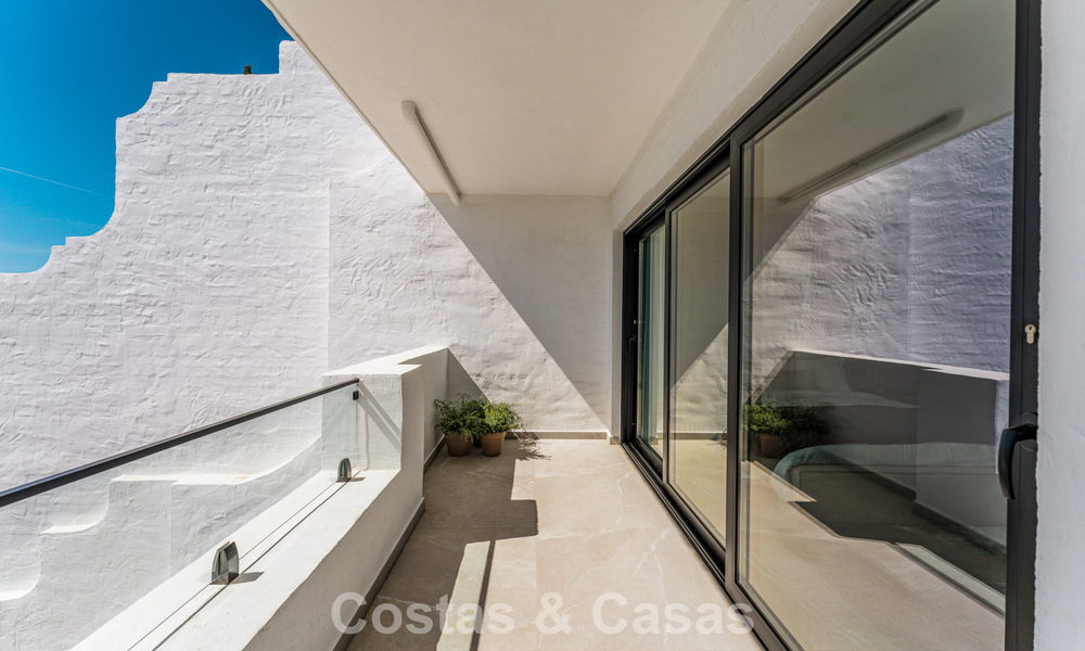 Move-in ready, luxuriously renovated duplex apartment for sale in the hills of Marbella - Benahavís 794097