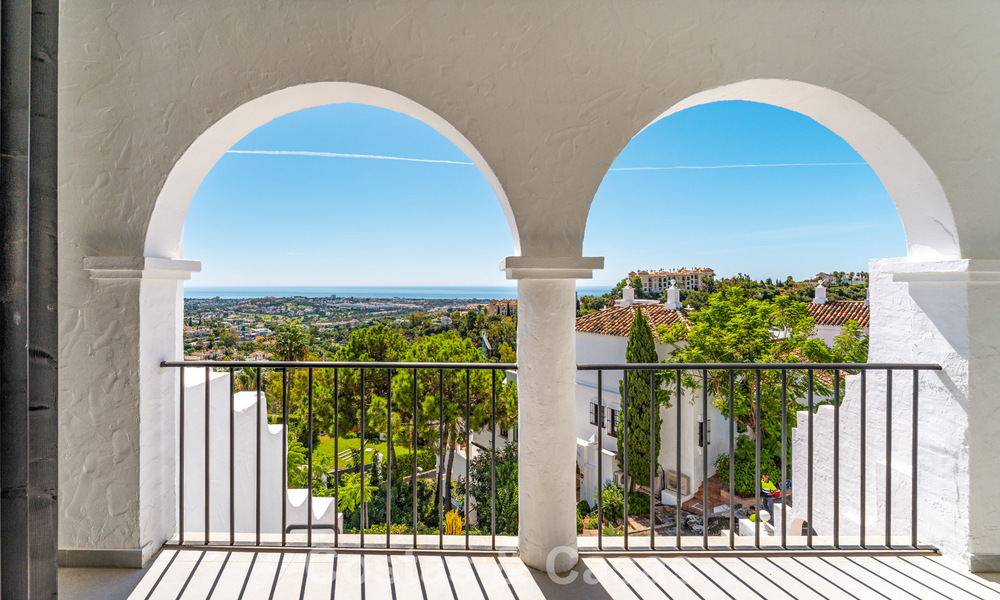 Move-in ready, luxuriously renovated duplex apartment for sale in the hills of Marbella - Benahavís 794104