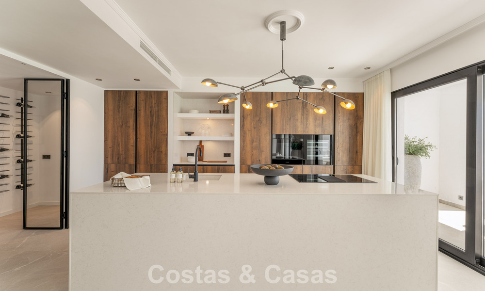 Move-in ready, luxuriously renovated duplex apartment for sale in the hills of Marbella - Benahavís 794118