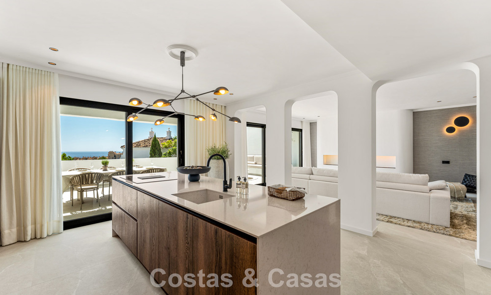 Move-in ready, luxuriously renovated duplex apartment for sale in the hills of Marbella - Benahavís 794120