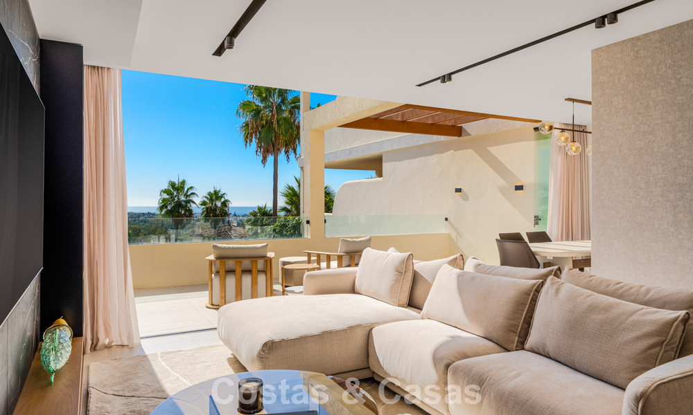 Renovated luxury apartment with sea views for sale in the coveted Nueva Andalucía, Marbella 794135