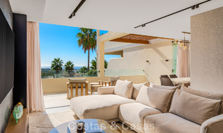 Renovated luxury apartment with sea views for sale in the coveted Nueva Andalucía, Marbella 794135 