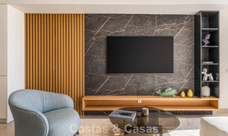 Renovated luxury apartment with sea views for sale in the coveted Nueva Andalucía, Marbella 794136 