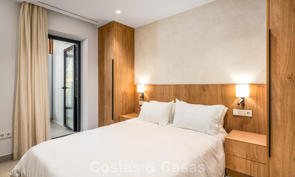 Renovated luxury apartment with sea views for sale in the coveted Nueva Andalucía, Marbella 794143