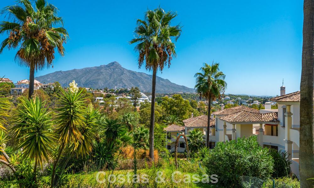 Renovated luxury apartment with sea views for sale in the coveted Nueva Andalucía, Marbella 794153