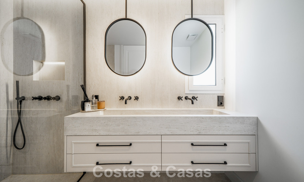 Ready-to-move-in, contemporary renovated apartment for sale with sea views in La Quinta Golf Resort, Benahavis - Marbella 794239