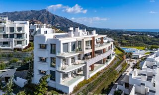 Move-in ready, spacious, high-end,contemporary apartment for sale in the hills of La Quinta Resort, Marbella - Benahavís 794374 