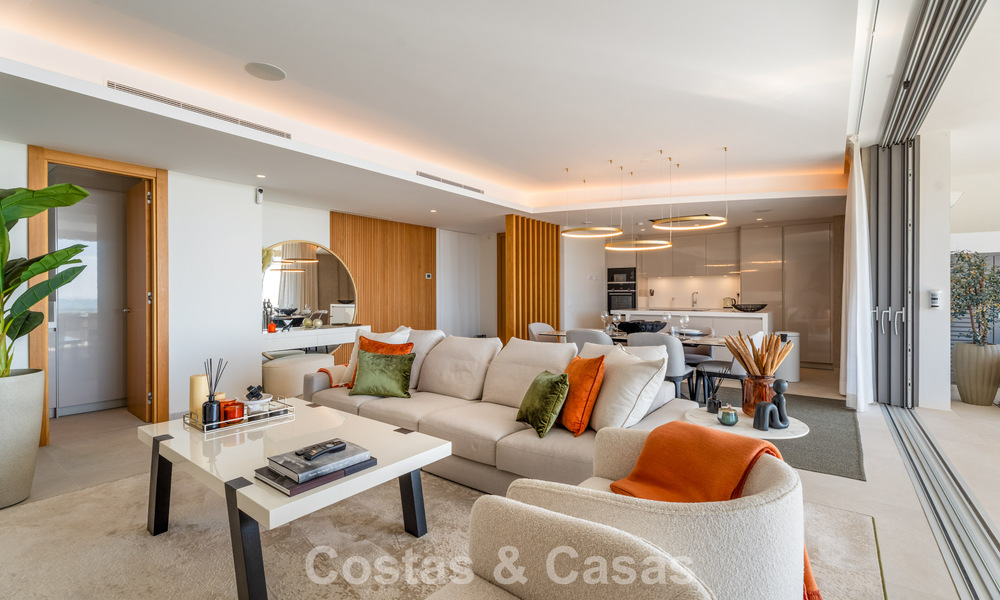 Move-in ready, spacious, high-end,contemporary apartment for sale in the hills of La Quinta Resort, Marbella - Benahavís 794379