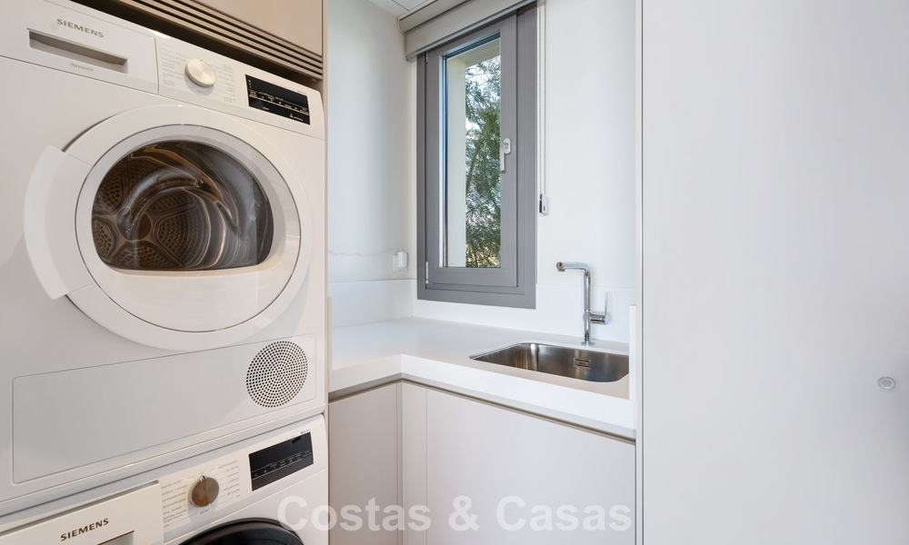 Move-in ready, spacious, high-end,contemporary apartment for sale in the hills of La Quinta Resort, Marbella - Benahavís 794381