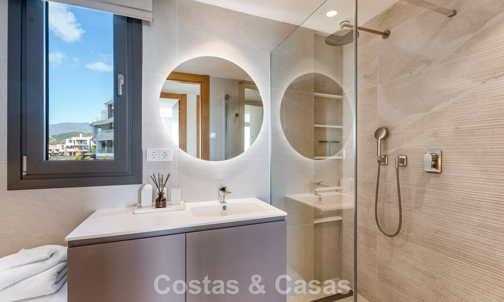 Move-in ready, spacious, high-end,contemporary apartment for sale in the hills of La Quinta Resort, Marbella - Benahavís 794385