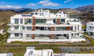 Move-in ready, spacious, high-end,contemporary apartment for sale in the hills of La Quinta Resort, Marbella - Benahavís 794386 