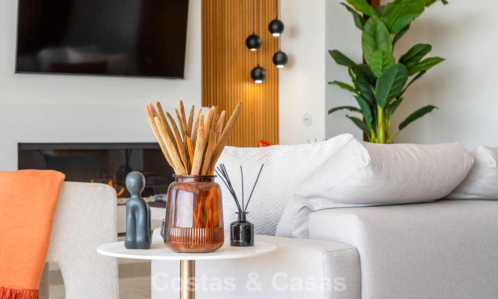Move-in ready, spacious, high-end,contemporary apartment for sale in the hills of La Quinta Resort, Marbella - Benahavís 794398