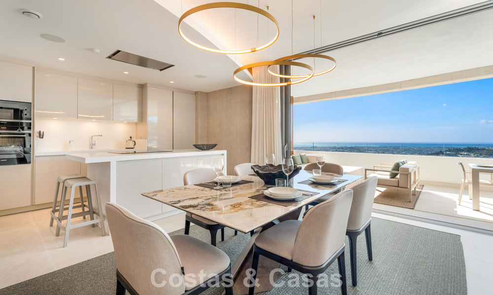 Move-in ready, spacious, high-end,contemporary apartment for sale in the hills of La Quinta Resort, Marbella - Benahavís 794404