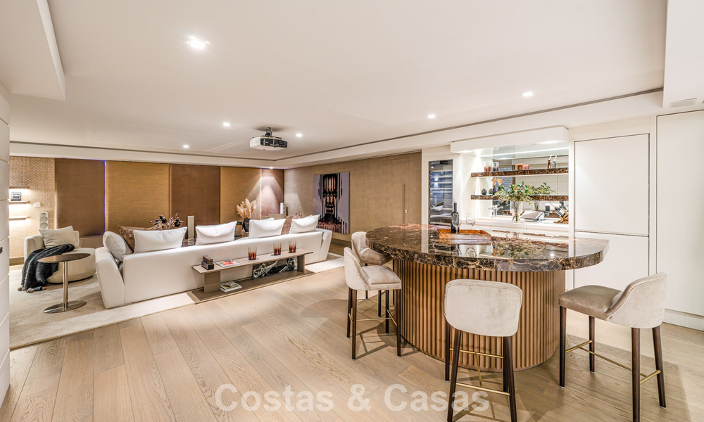 Prestigious, modern renovated, semi-detached villa for sale, second line beach in Puente Romano on Marbella’s Golden Mile 794444