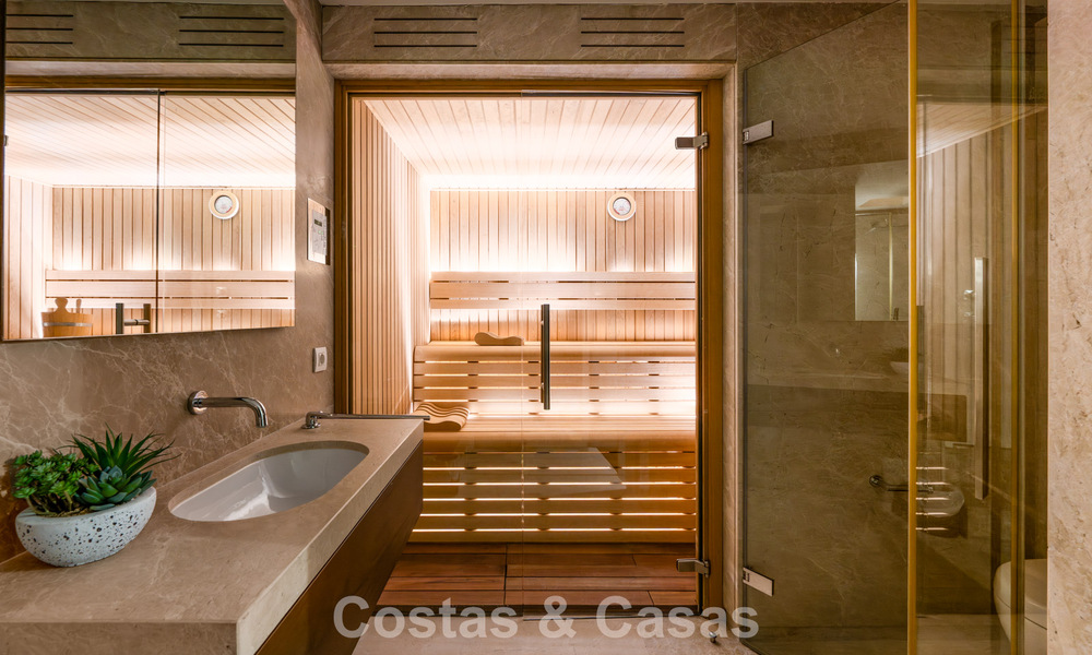 Prestigious, modern renovated, semi-detached villa for sale, second line beach in Puente Romano on Marbella’s Golden Mile 794445