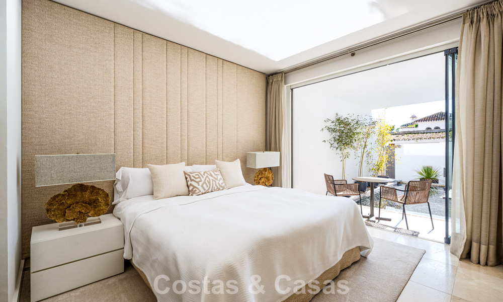 Prestigious, modern renovated, semi-detached villa for sale, second line beach in Puente Romano on Marbella’s Golden Mile 794446