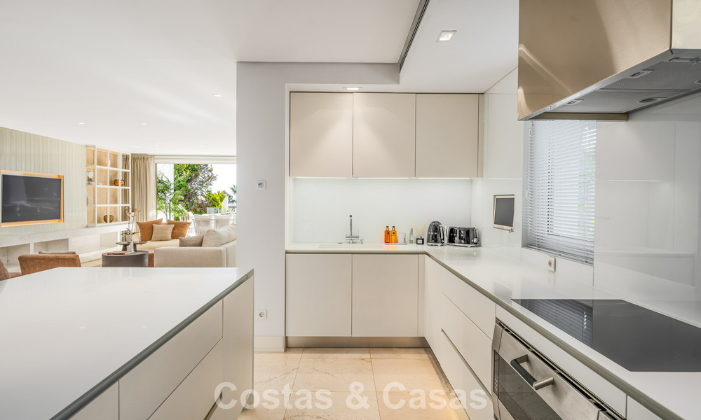 Prestigious, modern renovated, semi-detached villa for sale, second line beach in Puente Romano on Marbella’s Golden Mile 794453