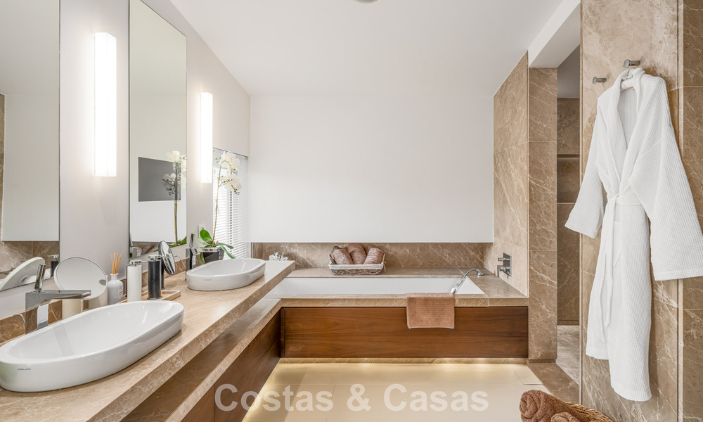 Prestigious, modern renovated, semi-detached villa for sale, second line beach in Puente Romano on Marbella’s Golden Mile 794456