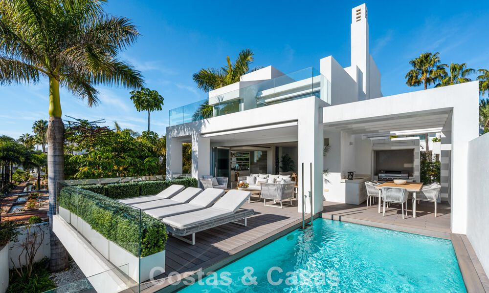 Prestigious, modern renovated, semi-detached villa for sale, second line beach in Puente Romano on Marbella’s Golden Mile 794460