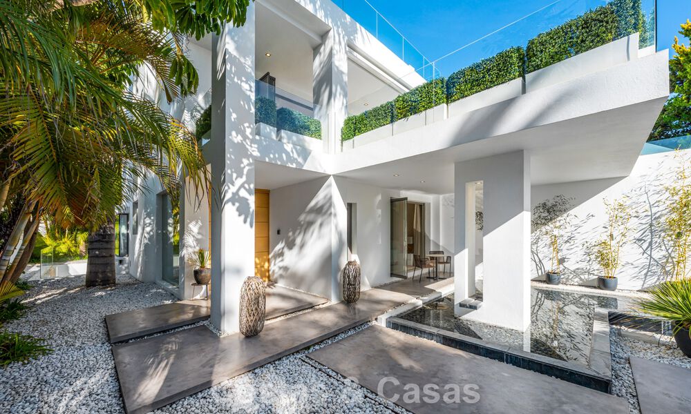 Prestigious, modern renovated, semi-detached villa for sale, second line beach in Puente Romano on Marbella’s Golden Mile 794462