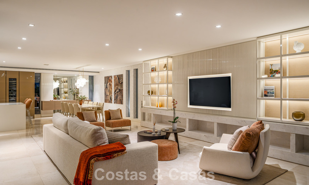 Prestigious, modern renovated, semi-detached villa for sale, second line beach in Puente Romano on Marbella’s Golden Mile 794473