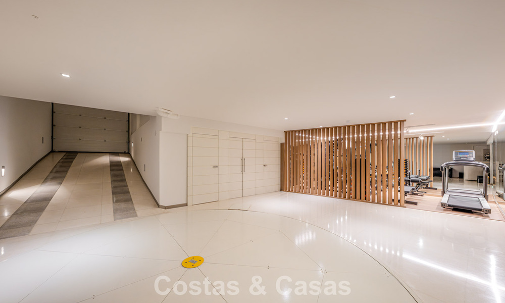 Prestigious, modern renovated, semi-detached villa for sale, second line beach in Puente Romano on Marbella’s Golden Mile 794476