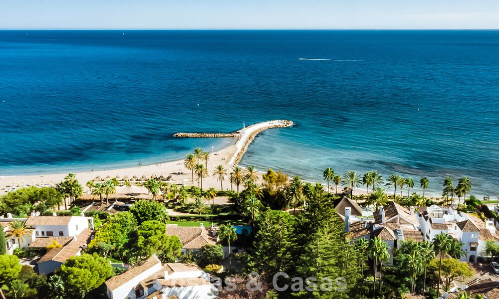 Prestigious, modern renovated, semi-detached villa for sale, second line beach in Puente Romano on Marbella’s Golden Mile 794479