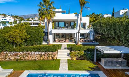 High-end designer villa with modern character for sale in a gated community in Nueva Andalucía, Marbella 794426
