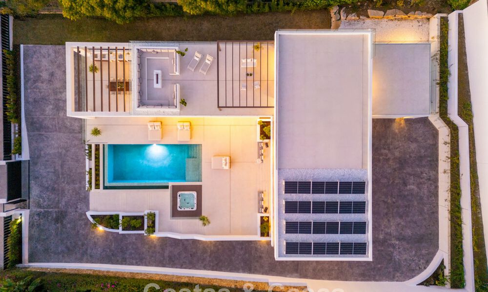 Modern luxury villa with minimalist architecture for sale on the New Golden Mile between Marbella and Estepona 794319