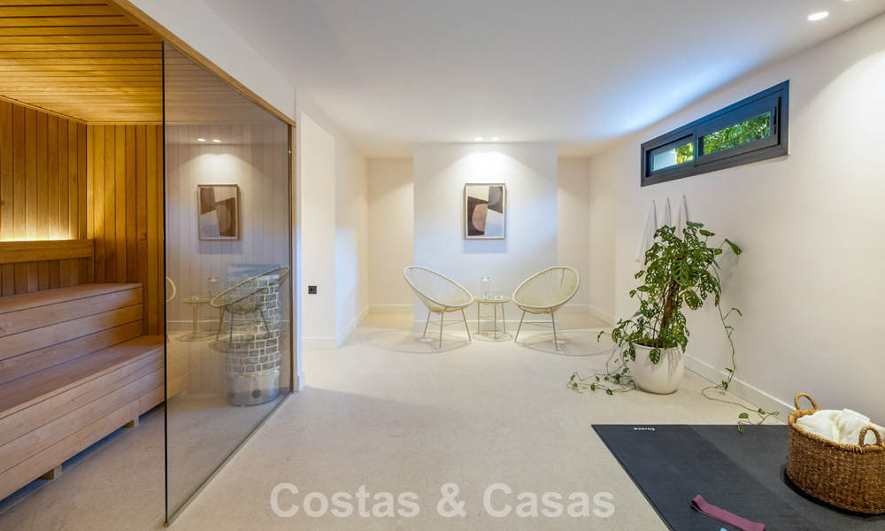 Modern luxury villa with minimalist architecture for sale on the New Golden Mile between Marbella and Estepona 794324