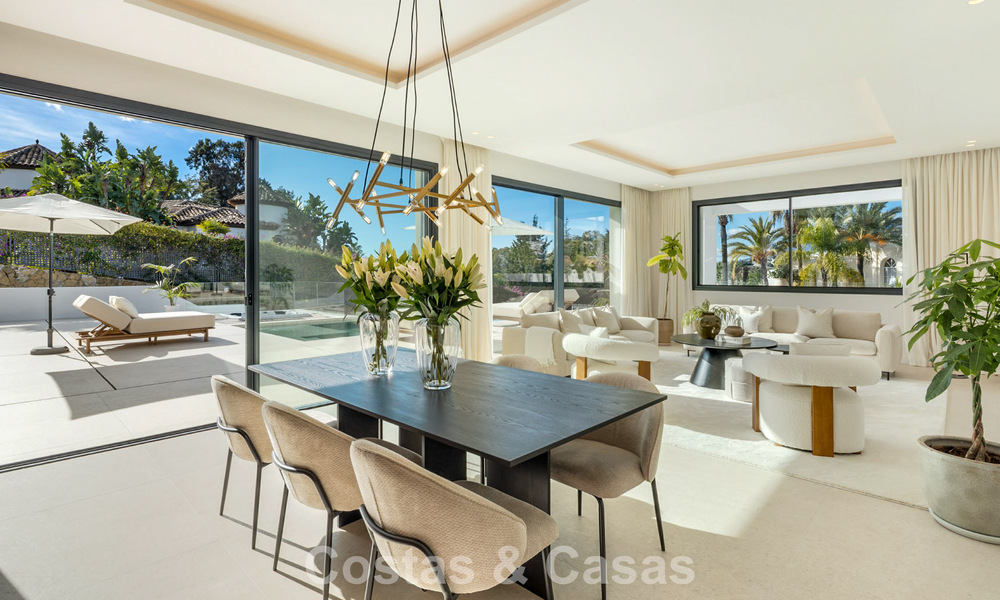 Modern luxury villa with minimalist architecture for sale on the New Golden Mile between Marbella and Estepona 794331