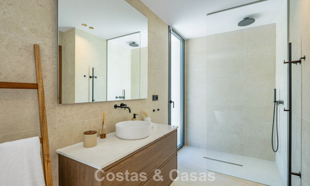 Modern luxury villa with minimalist architecture for sale on the New Golden Mile between Marbella and Estepona 794340