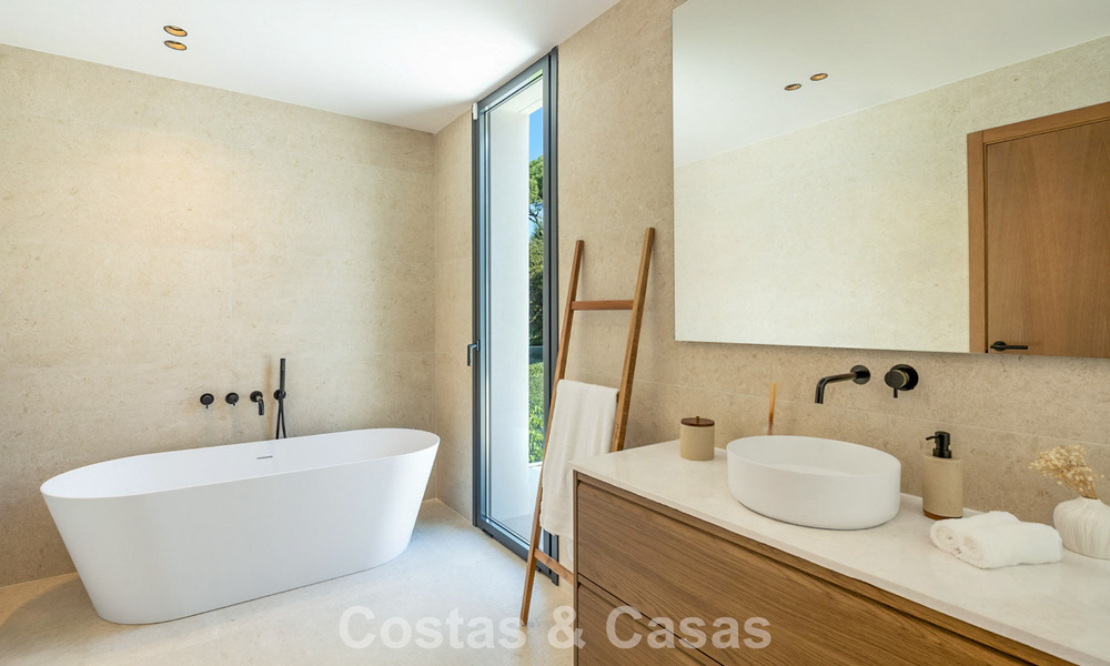 Modern luxury villa with minimalist architecture for sale on the New Golden Mile between Marbella and Estepona 794341