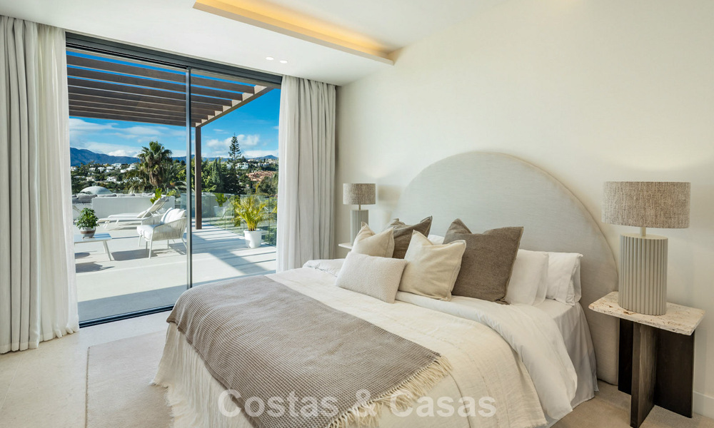 Modern luxury villa with minimalist architecture for sale on the New Golden Mile between Marbella and Estepona 794343