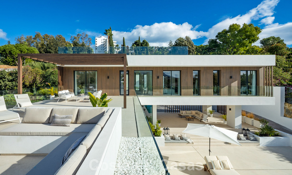 Modern luxury villa with minimalist architecture for sale on the New Golden Mile between Marbella and Estepona 794348