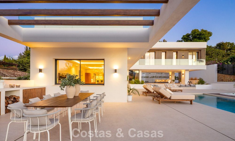 Modern luxury villa with minimalist architecture for sale on the New Golden Mile between Marbella and Estepona 794352