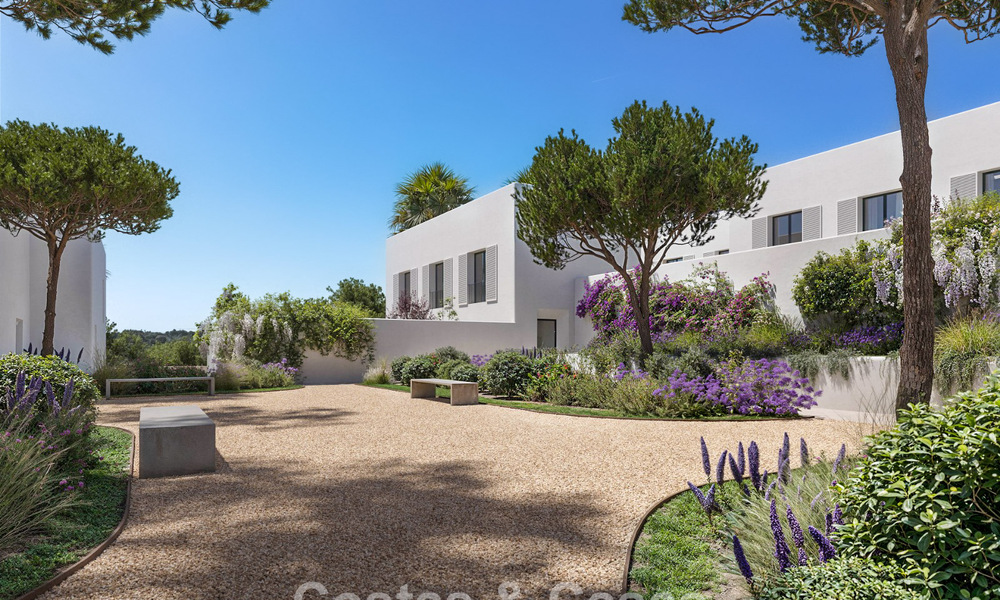 Exclusive luxury homes for sale in a private, gated golf resort in Sotogrande, Costa del Sol 794250