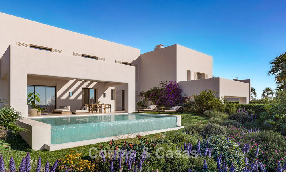 Exclusive luxury homes for sale in a private, gated golf resort in Sotogrande, Costa del Sol 794251