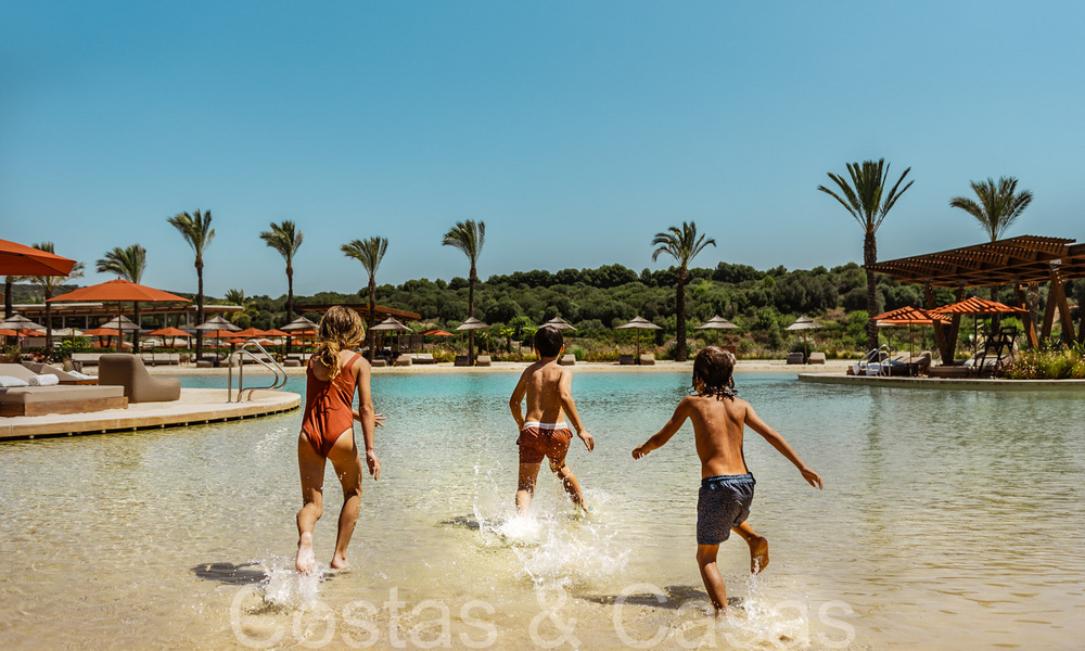 Exclusive luxury homes for sale in a private, gated golf resort in Sotogrande, Costa del Sol 794365