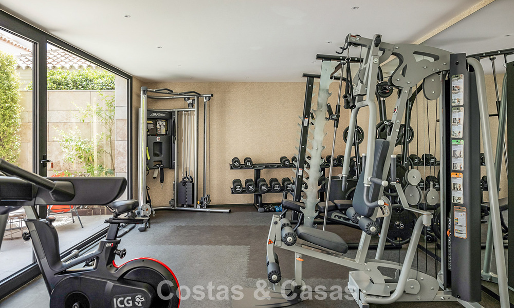 Modern apartment with villa character for sale with sea views in an exclusive complex in La Quinta, Marbella - Benahavís 794517