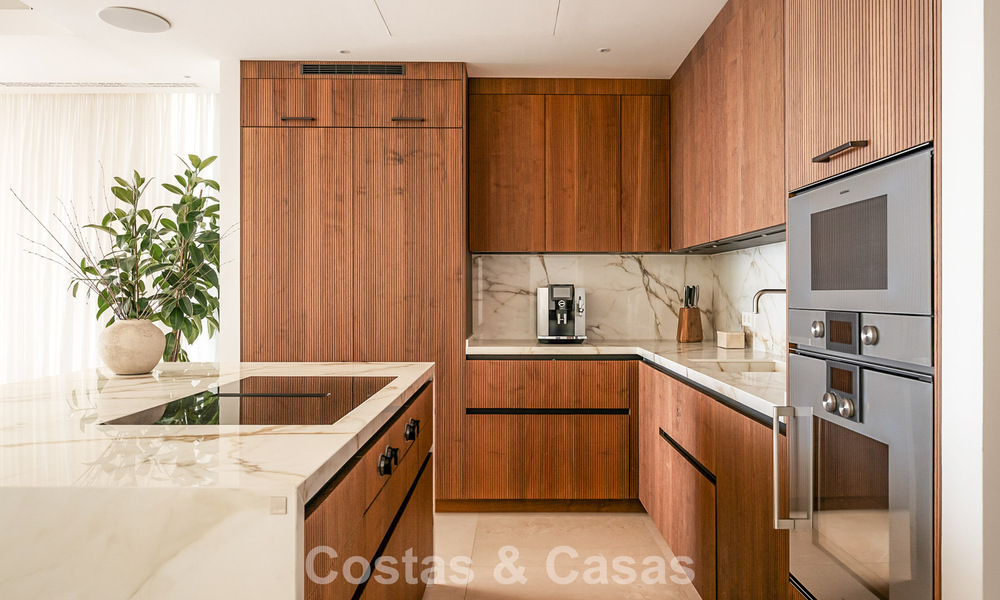 Modern apartment with villa character for sale with sea views in an exclusive complex in La Quinta, Marbella - Benahavís 794541