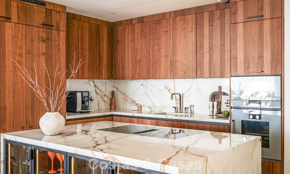 Modern apartment with villa character for sale with sea views in an exclusive complex in La Quinta, Marbella - Benahavís 794543