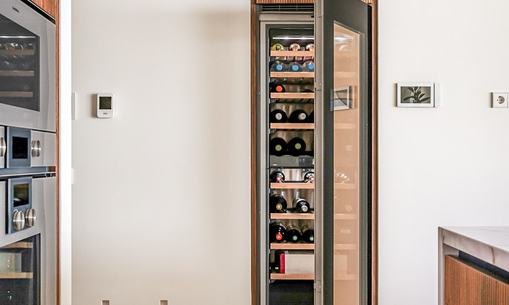 Modern apartment with villa character for sale with sea views in an exclusive complex in La Quinta, Marbella - Benahavís 794544