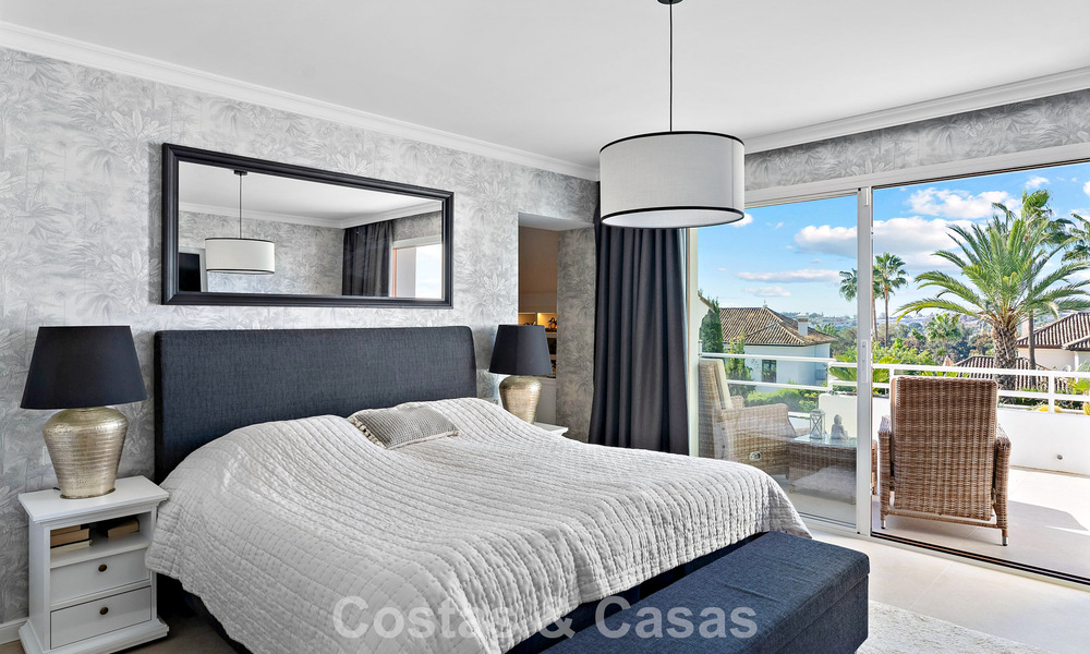 Move-in ready luxury duplex apartment for sale, surrounded by golf courses in Nueva Andalucía, Marbella 794582